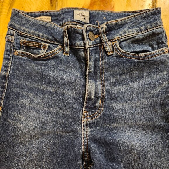 Calvin Klein Women's Size 26 Jeans High Waist Leggings Style Denim Medium Wash - Picture 3 of 7